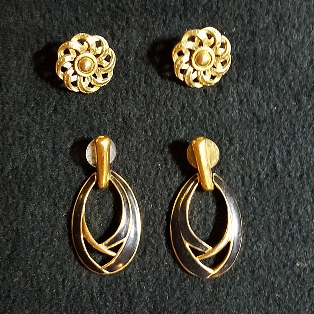 Gold and black earrings, set of 2 pair